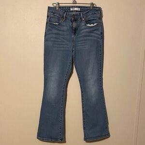 👖 Levi Strauss Signature Gold Women's Flare Jeans in Classic Blue